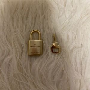 Louis Vuitton Lock and Key #302